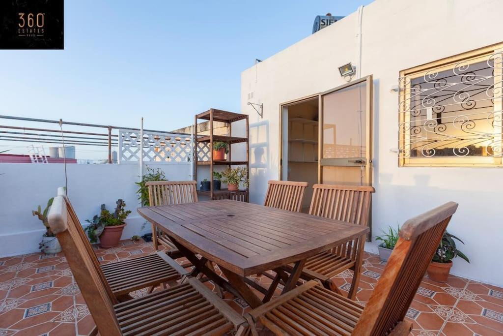 Beautiful, Typical Maltese 4Br Home With Roof Top By 360 Estates Sliema Exterior photo