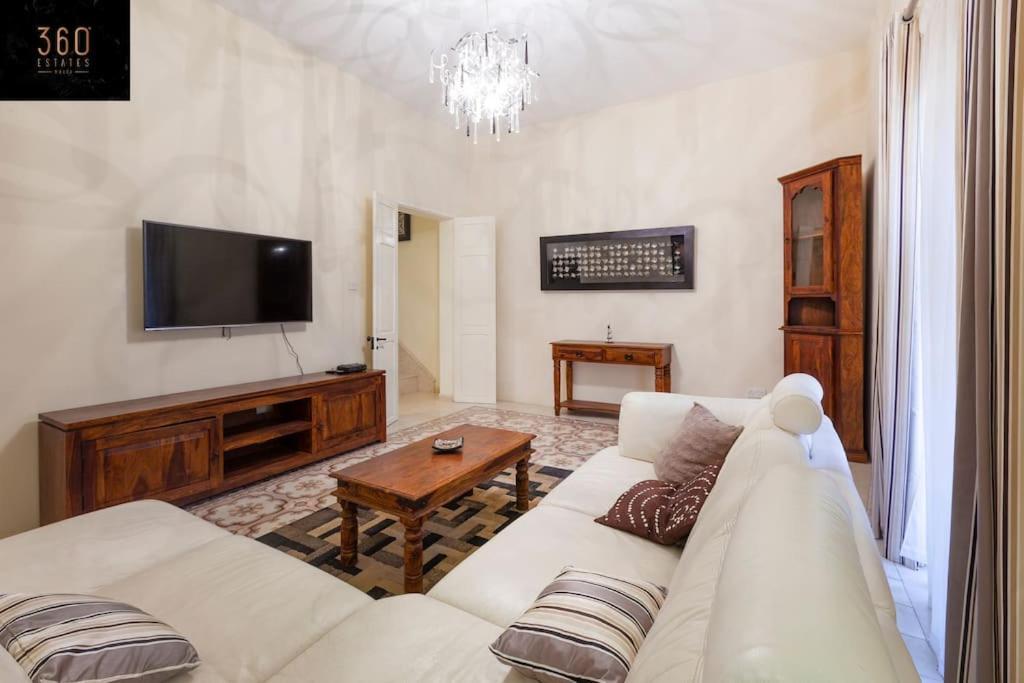 Beautiful, Typical Maltese 4Br Home With Roof Top By 360 Estates Sliema Exterior photo