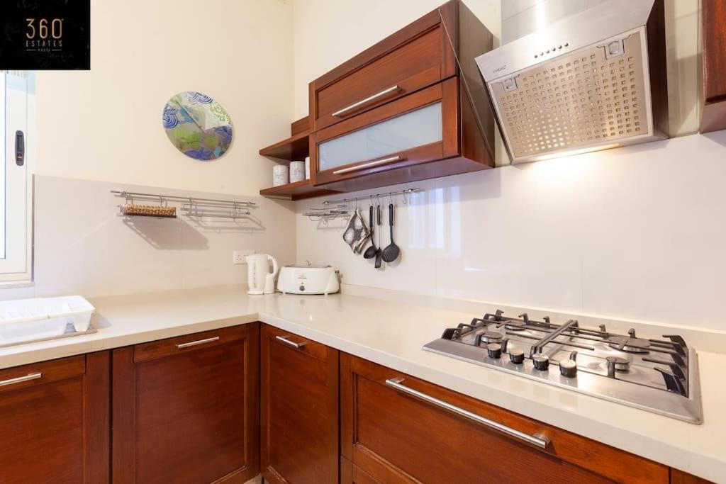 Beautiful, Typical Maltese 4Br Home With Roof Top By 360 Estates Sliema Exterior photo