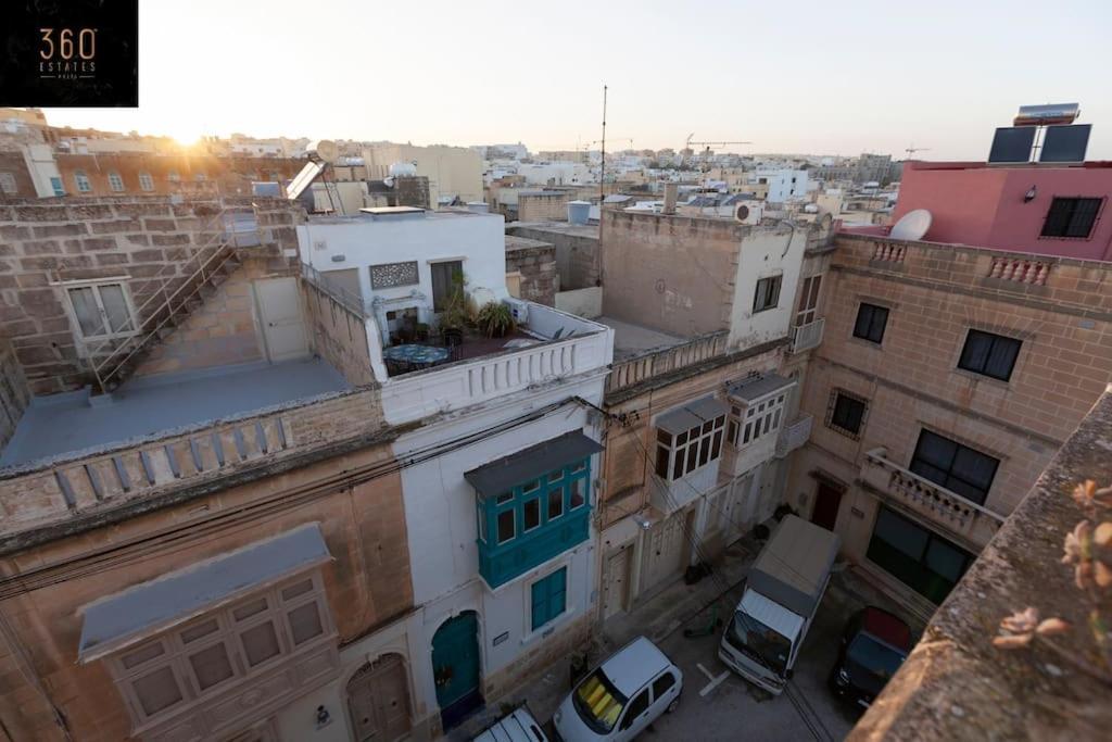 Beautiful, Typical Maltese 4Br Home With Roof Top By 360 Estates Sliema Exterior photo