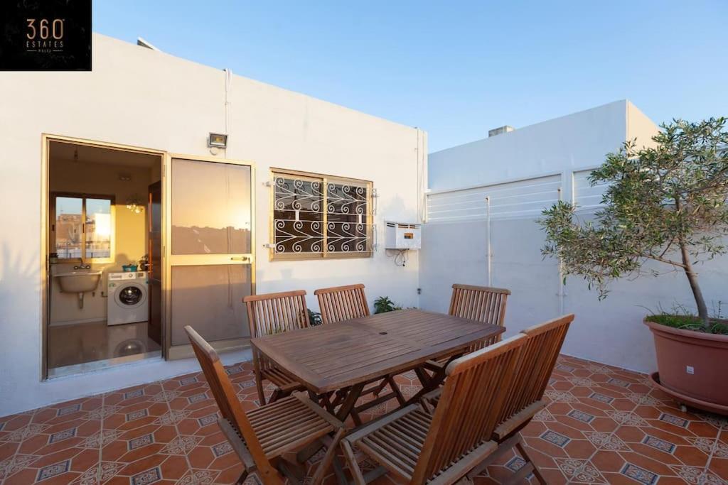 Beautiful, Typical Maltese 4Br Home With Roof Top By 360 Estates Sliema Exterior photo