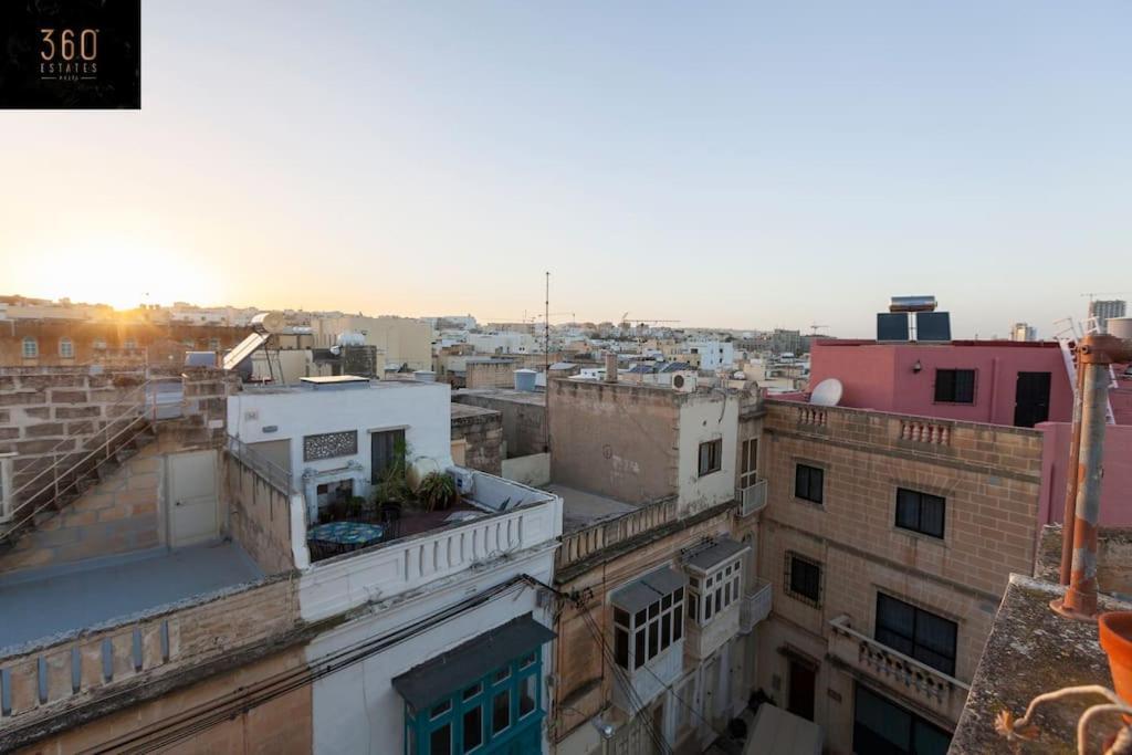 Beautiful, Typical Maltese 4Br Home With Roof Top By 360 Estates Sliema Exterior photo